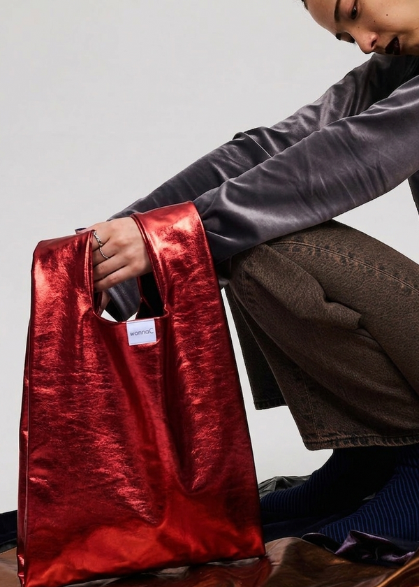 Metallic hand bag -red-